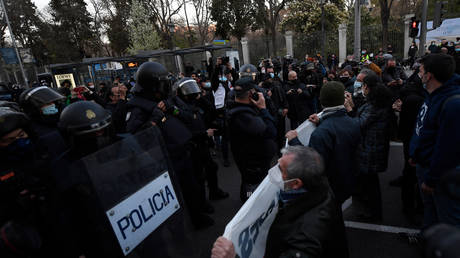 Protests in support of rapper jailed for glorifying terrorism & insulting monarchy continue in Spain (VIDEO)