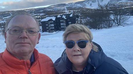 Sindre Fines and Erna Solberg are to be questioned by Norwegian police over an illegal gathering at a ski resort. Erna Solberg