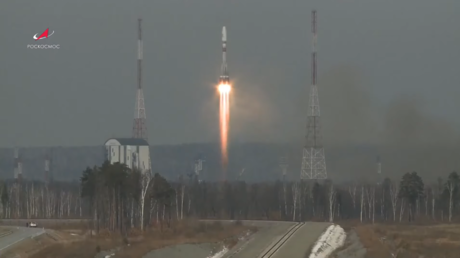 WATCH Russian Soyuz rocket launch 36 OneWeb satellites into orbit (VIDEO)