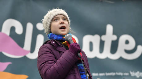 FILE PHOTO. Swedish environmentalist Greta Thunberg speaks during a "Youth Strike 4 Climate" protest march on March 6, 2020 in Brussels. © AFP / JOHN THYS