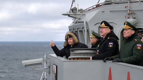 FILE PHOTO. Russian President Vladimir Putin, Russian Ground Forces colonel general Aleksandr Dvornikov, Chief Commander of the Northern Fleet Nikolai Yevmenov and Defence Minister Sergei Shoigu attend the joint drills of the Northern and Black sea fleets in the Black sea, Crimea, Russia. © Sputnik