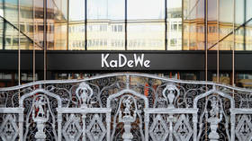 Kultowy berliński dom towarowy KaDeWe wydaje kupującym GODZINNE BILETY w związku z ograniczeniami dotyczącymi koronawirusa