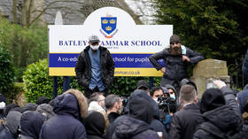 ‘Very disturbing’: UK ministers speak out against threats & intimidation at protests over showing Mohammed caricature at school