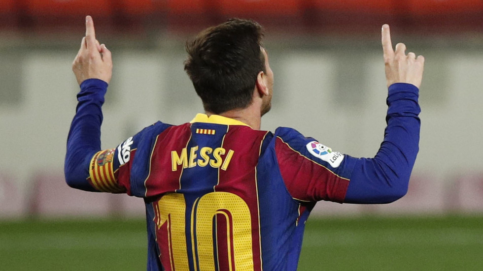 Barcelona ‘preparing 3-year deal’ to entice Messi to stay – but club ...