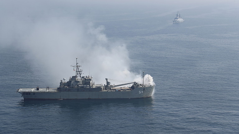 Iranian and American ships avoid NEAR MISSES in tense Persian Gulf encounter, says US Navy (VIDEO)
