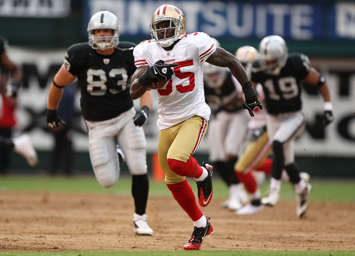 Adams playing for the 49ers in 2010. © Getty Images via AFP