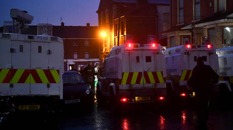 FILE PHOTO: Police vehicles block protest in Belfast, Northern Ireland. © Reuters / Clodagh Kilcoyne