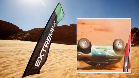 Claudia Hurtgen was unhurt at the Extreme E desert rally event © Twitter / ExtremeELive | © Extreme E / extreme-e.com