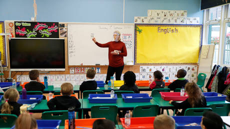 UK mulls ‘emergency’ education plan as 200,000+ primary school students lack basic reading skills after Covid-19 lockdowns