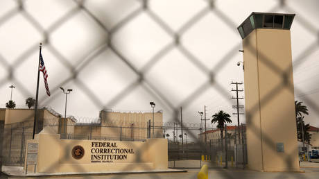 FILE PHOTO. Exterior view of the Federal Correctional Institution Terminal Island in San Pedro. © Getty Images / Christina House