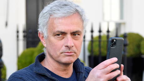 Jose Mourinho turns the tables on the media after being sacked by Spurs © Toby Melville / Reuters