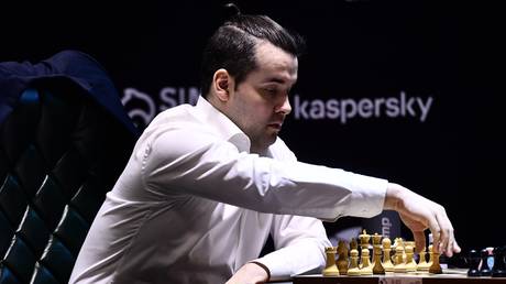 &lsquo;He can outplay me&rsquo;: World Chess champ Magnus Carlsen lauds Ian Nepomniachtchi as Russian races in front at tournament in homeland