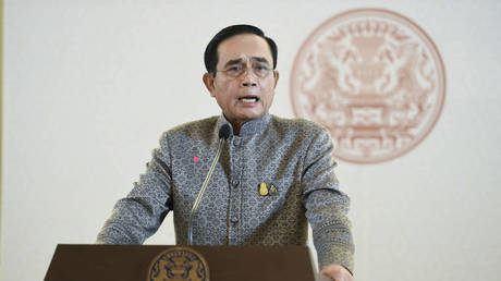 No exceptions: Thai PM slapped with $190 fine after photo showed him mask-less at meeting