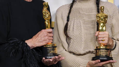 Frances McDormand and Chloe Zhao, winners for Best Picture. © AFP / Pool