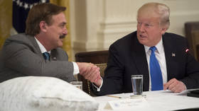 `` My Pillow Guy '' wzmacnia krucjatę przeciwko `` oszustwom wyborczym '' dzięki nowemu procesowi przeciwko Dominion, uruchamiając nową platformę społecznościową