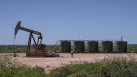 Global crude prices rise on falling inventories & weakening US dollar