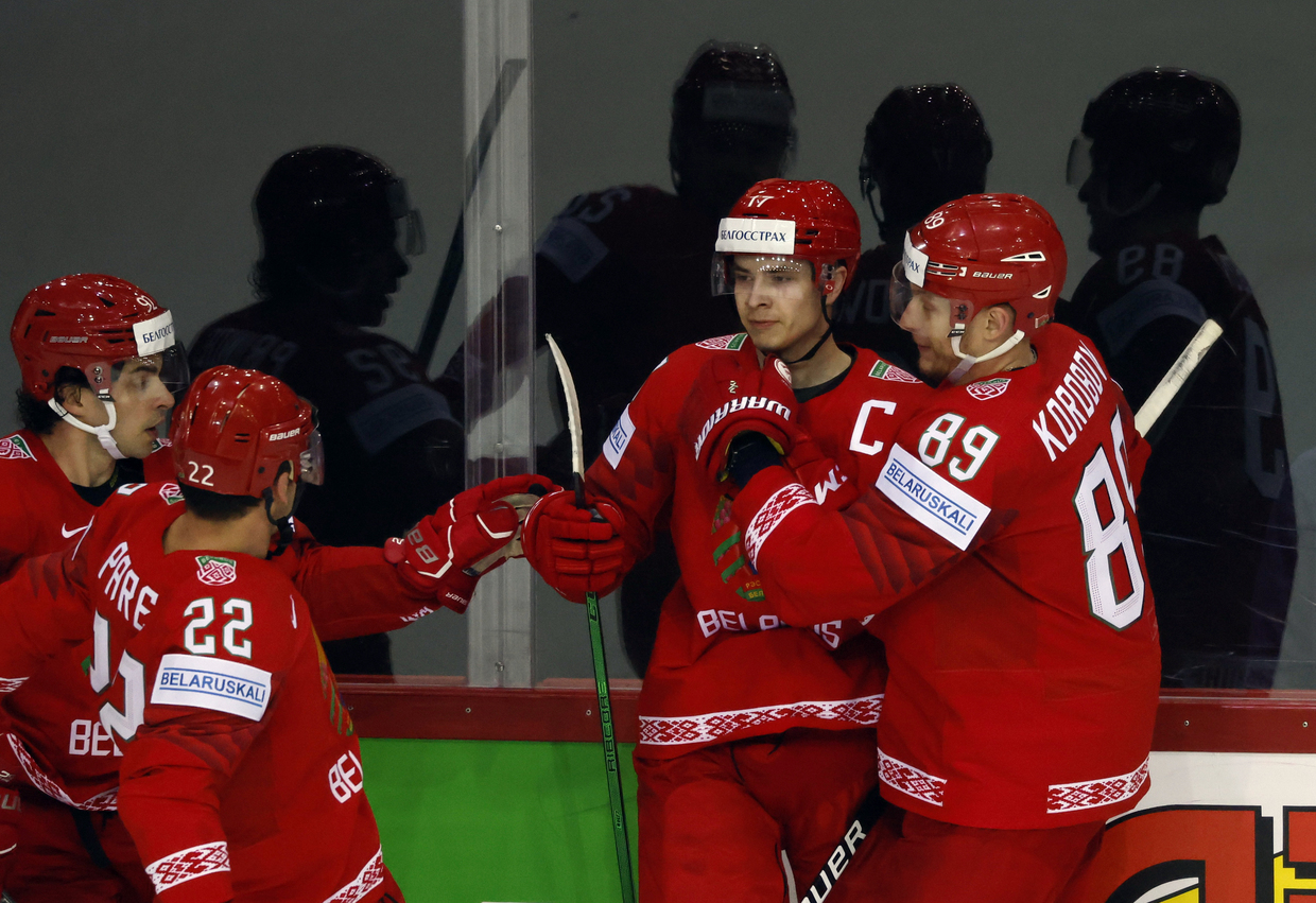 State Terrorism Latvian Officials Remove Belarus Flag From Ice Hockey World Championships Display Amid Plane Hijacking Row Rt Sport News