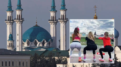 Russian women offend Muslim leaders by cheerily squatting in body-hugging workout outfits &ndash; using a mosque as the backdrop (VIDEO)
