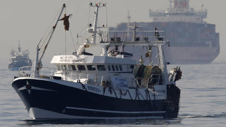 A French fishing vessel in the Channel. © Reuters / Pascal Rossignol