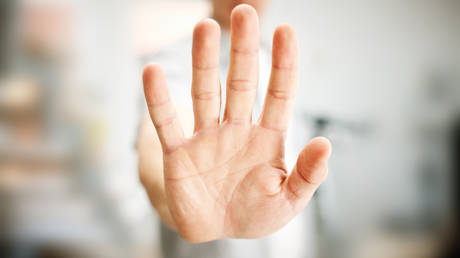 &lsquo;Redpilled guests only!&rsquo;: Gothic rock&rsquo;n&rsquo;roll hotel bans face masks, vaccine supporters, & &lsquo;sheep&rsquo;