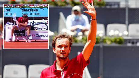 Daniil Medvedev is not a fan of clay © Sergio Perez / Reuters | Twitter / TennisTV