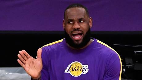 LeBron James was sworn at online by a coffee shop franchisee © Robert Hanashiro / USA Today Sports via Reuters