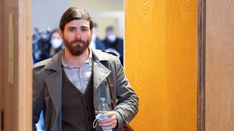 German army officer who posed as Syrian refugee on trial for planning attack on politicians