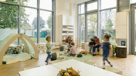 UK nursery school calls police on 4yo boy over smartwatch in classroom, deeming it &lsquo;a recording device&rsquo;