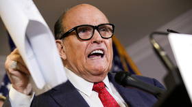 NYT, NBC i WaPo wycofują zarzuty, że FBI ostrzegło Rudy'ego Giulianiego, że był celem operacji `` rosyjskich wpływów ''