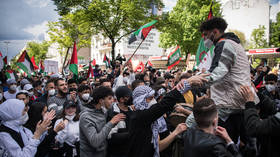 Conflitos violentos em Berlim enquanto a polícia desmantela manifestação pró-palestina (VÍDEO)