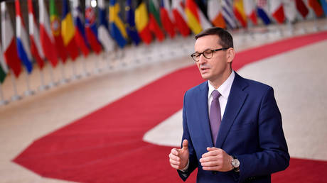 FILE PHOTO: Poland's Prime Minister Mateusz Morawiecki speaks as he arrives to attend a face-to-face EU summit amid the coronavirus disease (COVID-19) lockdown in Brussels, Belgium December 10, 2020. © John Thys/Pool via REUTERS