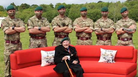 Wwii Military Porn - Wrong D-Day? British Army mocked after accidentally recreating porn meme  with WWII veteran couch photo