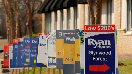 Real estate speculators gambling on US inequality getting worse, Professor Wolff tells RT&rsquo;s Boom Bust