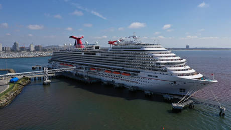 The Carnival Panorama cruise ship sits docked in Long Beach, California. © Reuters / Lucy Nicholson