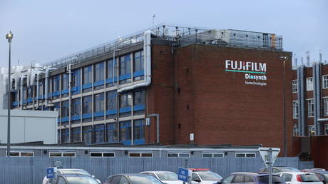 A view shows the Fujifilm Diosynth Biotechnologies's facilities where they produce the coronavirus disease (COVID-19) Novavax vaccine, in Stockton-on-Tees, Britain (FILE PHOTO) © REUTERS/Lee Smith