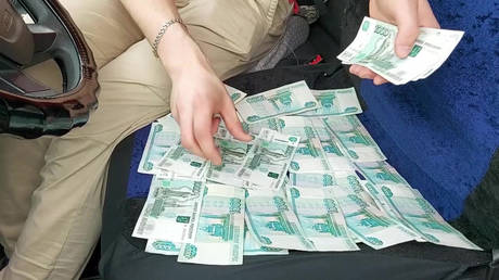 One year after Russia abandoned flat income tax, top leftist opposition MP suggests DOUBLING country&rsquo;s top rate from 15% to 35%