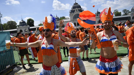 Dutch fans massed in Budapest before their team took on the Czech Republic at Euro 2020. © Reuters