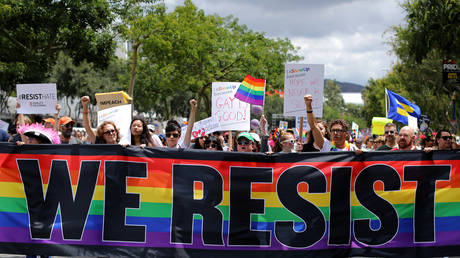 FILE PHOTO: The annual Pride Parade is replaced with a Resist March in West Hollywood, California, U.S. June 11, 2017. © REUTERS/Mike Blake