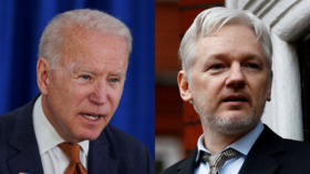 Joe Biden and Julian Assange © Reuters / Kevin Lamarque and Peter Nicholls 157