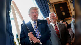 Fostul vicepreședinte al lui Trump, Pence, este huiduit, denunțat ca „TRĂDĂTOR” de către hecklers în timpul discursului la conferința conservatoare