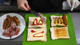 Brexit ‘sausage war’ truce as EU & UK agree 3-month extension to chilled meats grace period in Northern Ireland