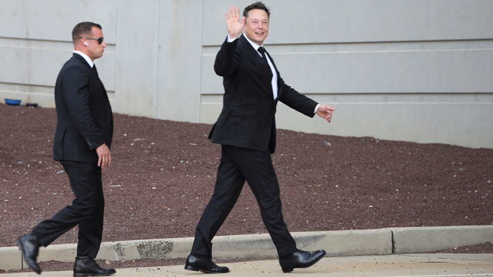 Why does Elon Musk say he ‘hates’ running Tesla? RT’s Boom Bust finds out