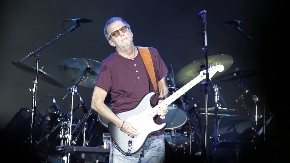 El guitarrista Eric Clapton dice que cancelará ubicaciones ‘discriminatorias’ al exigir vacunas – RT UK News