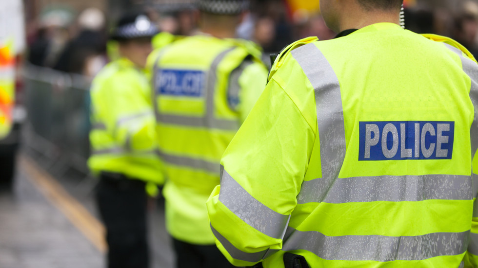 UK police ABANDONED investigations into over 1,000 crimes daily in 2020 with one in seven probes dumped within 24 hours - reports — RT UK News | Trends