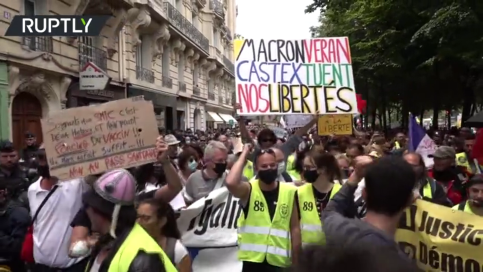 Thousands march across France as nationwide opposition to domestic Covid ID shows no signs of fizzling out (VIDEOS)
