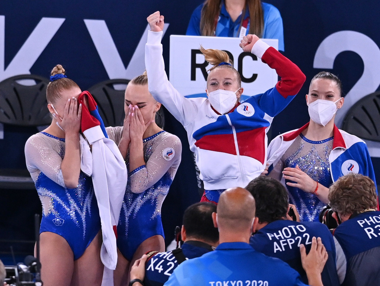 GOLDEN GIRLS: Russian team clinch Olympic gymnastics title to end US