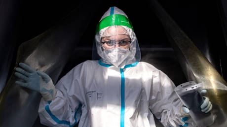Mixture of Covid-19 & heat causing potentially fatal complications for elderly patients, says head of Moscow&rsquo;s top virus hospital