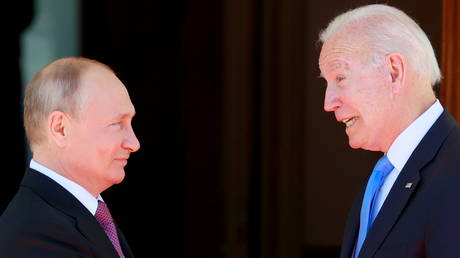 FILE PHOTO: U.S. President Joe Biden and Russia's President Vladimir Putin meet for the U.S.-Russia summit at Villa La Grange in Geneva, Switzerland, June 16, 2021.