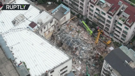 At least 8 killed, 9 missing after hotel building collapses near Shanghai in China (VIDEO)
