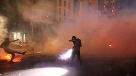 Beirut blast demonstrators get past riot police and tear gas, smash front of minister&rsquo;s home (VIDEOS)